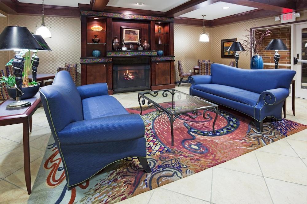 Holiday Inn Conference Center Marshfield, An Ihg Hotel Εξωτερικό φωτογραφία