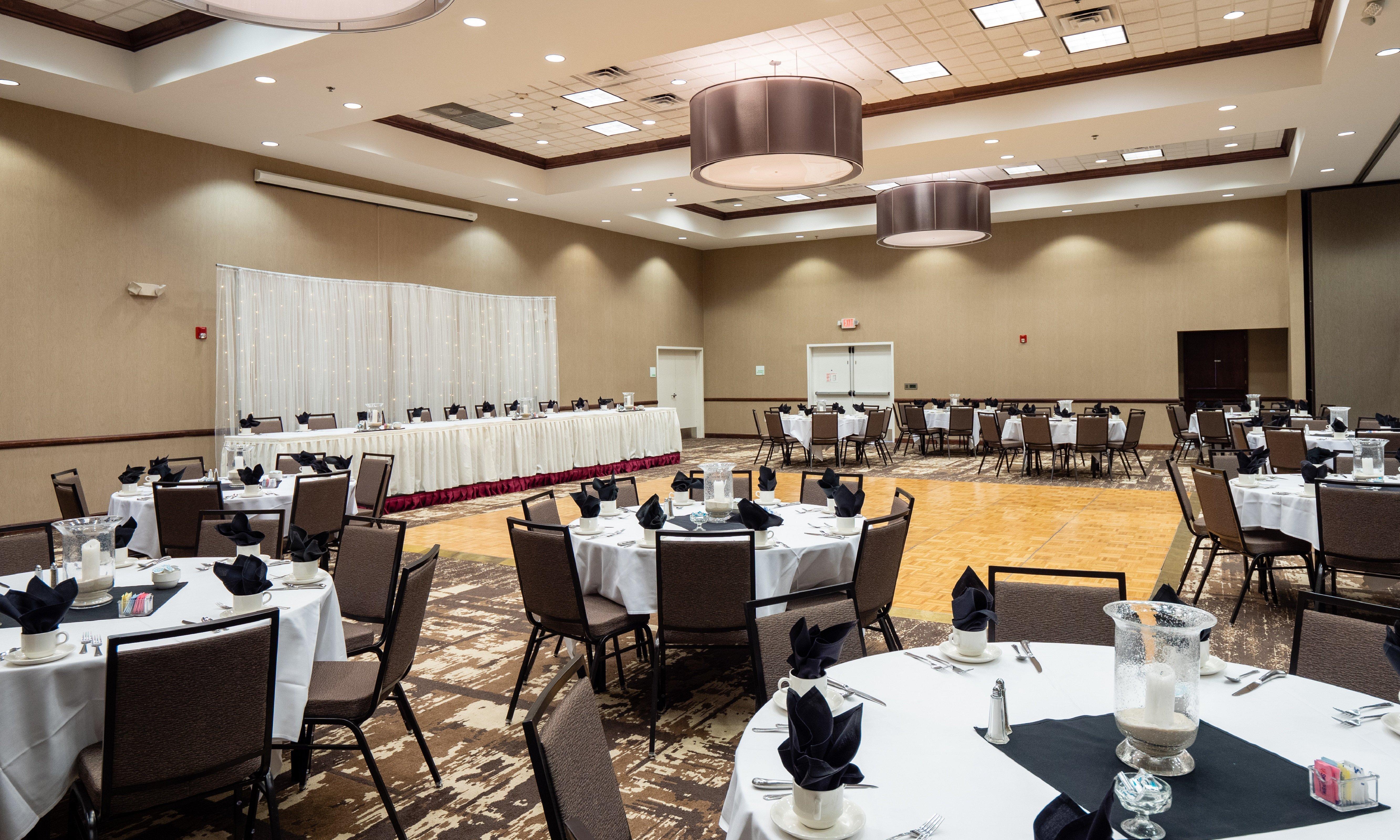 Holiday Inn Conference Center Marshfield, An Ihg Hotel Εξωτερικό φωτογραφία