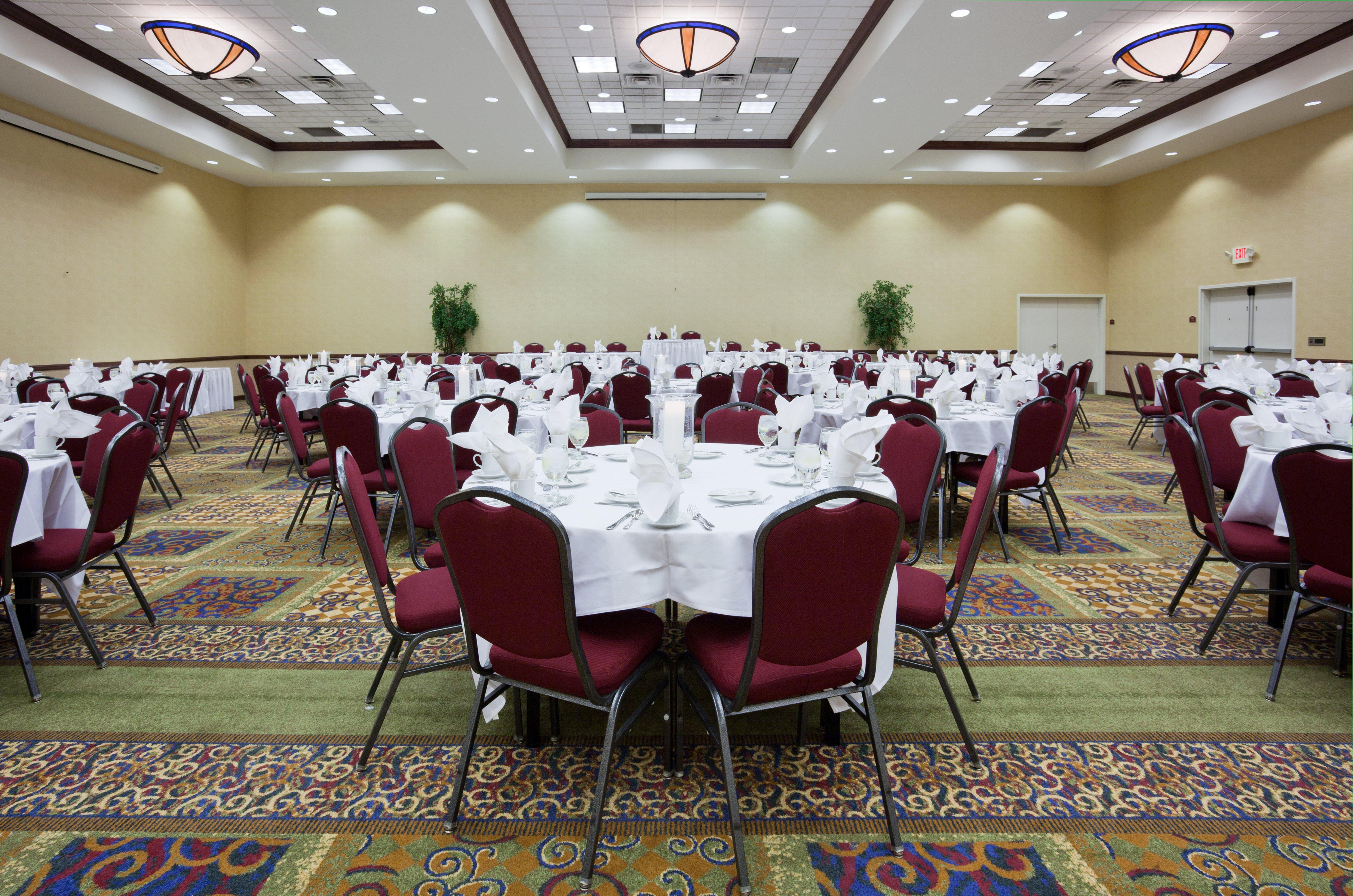 Holiday Inn Conference Center Marshfield, An Ihg Hotel Εξωτερικό φωτογραφία