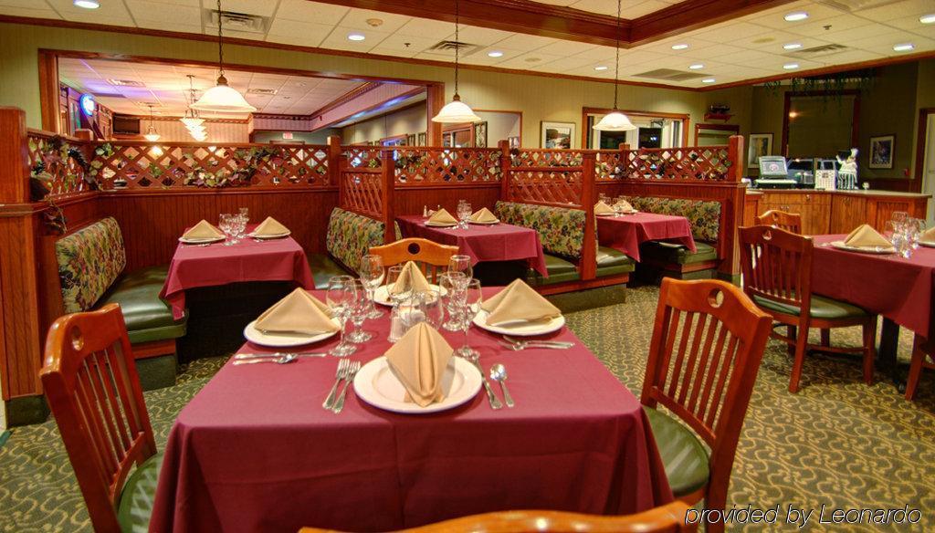 Holiday Inn Conference Center Marshfield, An Ihg Hotel Εξωτερικό φωτογραφία