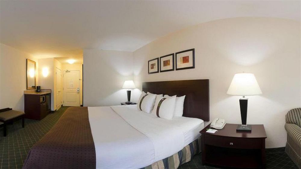Holiday Inn Conference Center Marshfield, An Ihg Hotel Εξωτερικό φωτογραφία