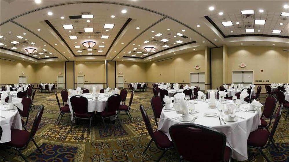 Holiday Inn Conference Center Marshfield, An Ihg Hotel Εξωτερικό φωτογραφία