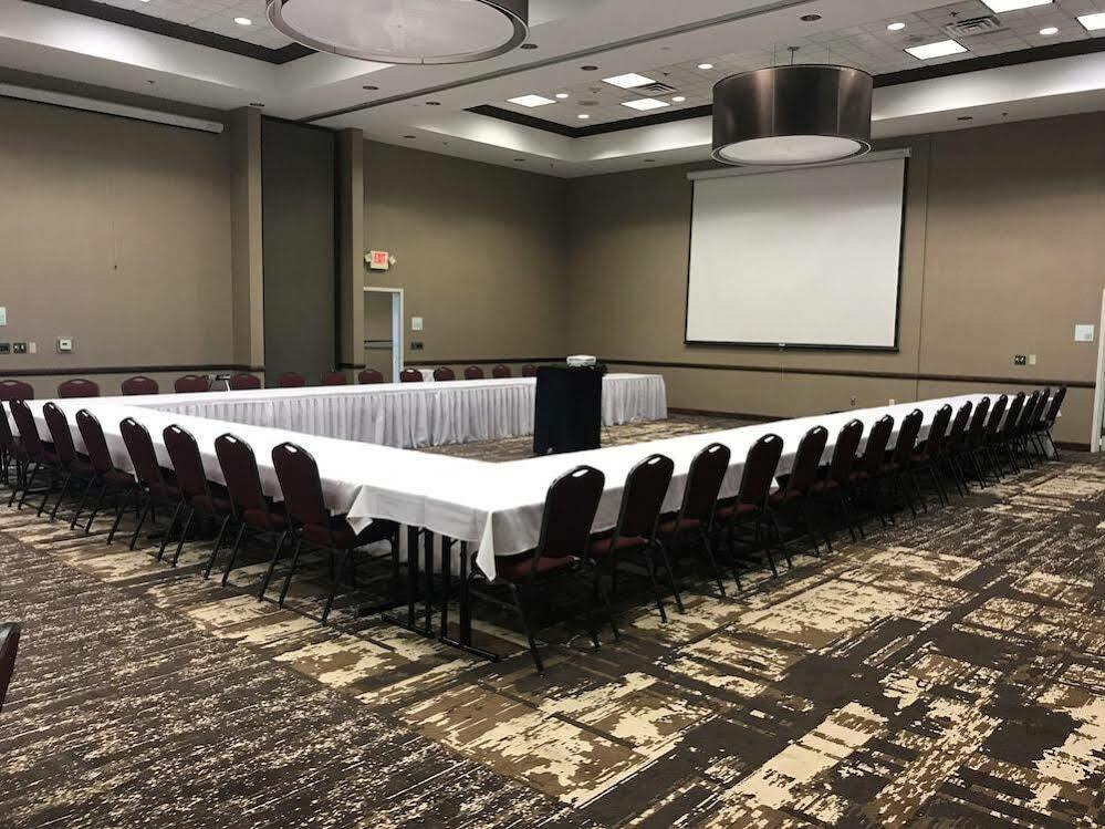 Holiday Inn Conference Center Marshfield, An Ihg Hotel Εξωτερικό φωτογραφία